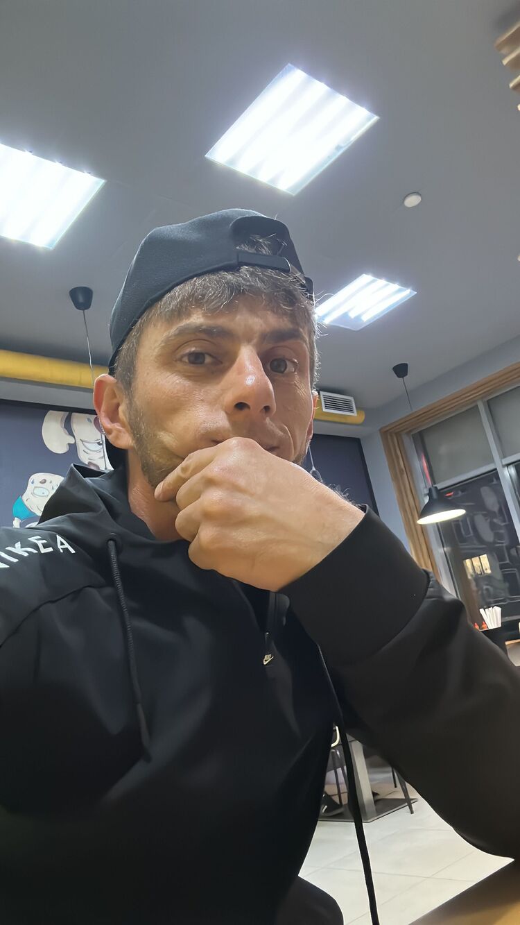  35641370  , 32 ,    