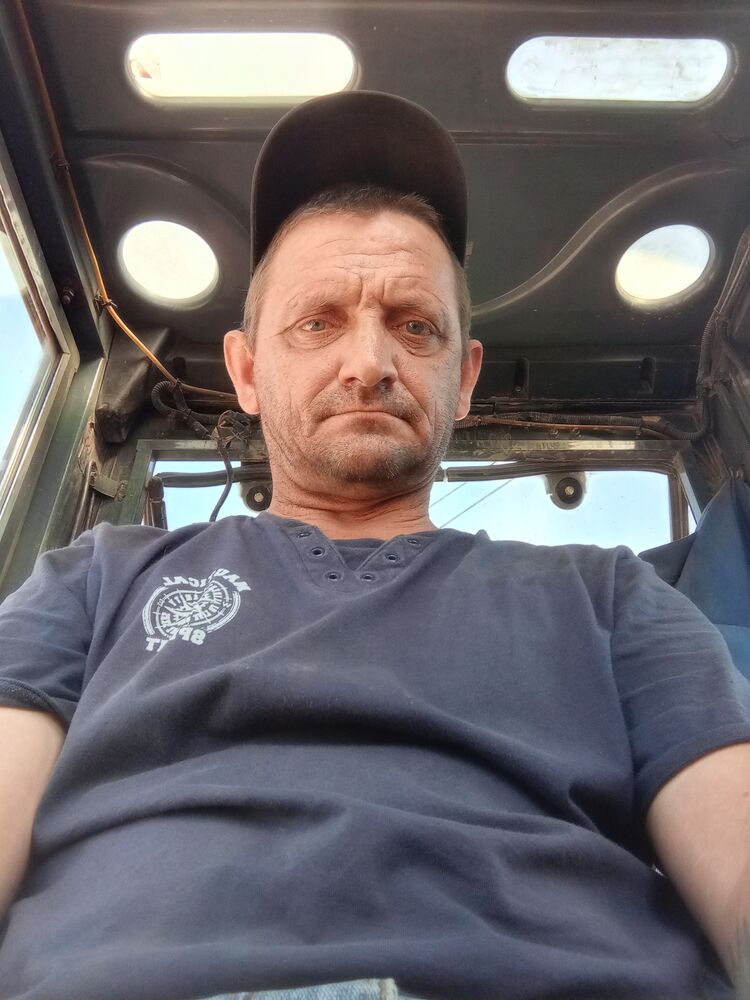  44325700  , 46 ,    -