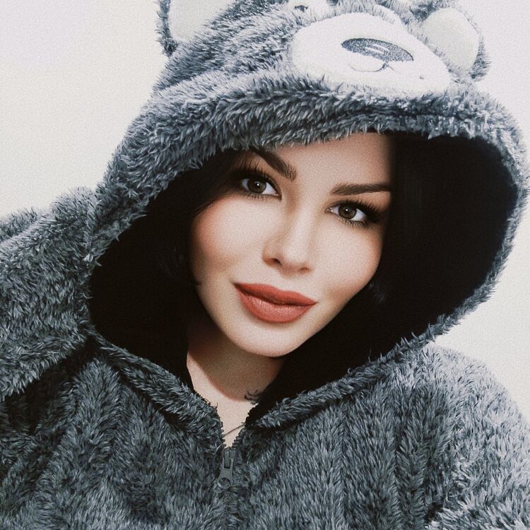  -,   Antonina, 25 ,   