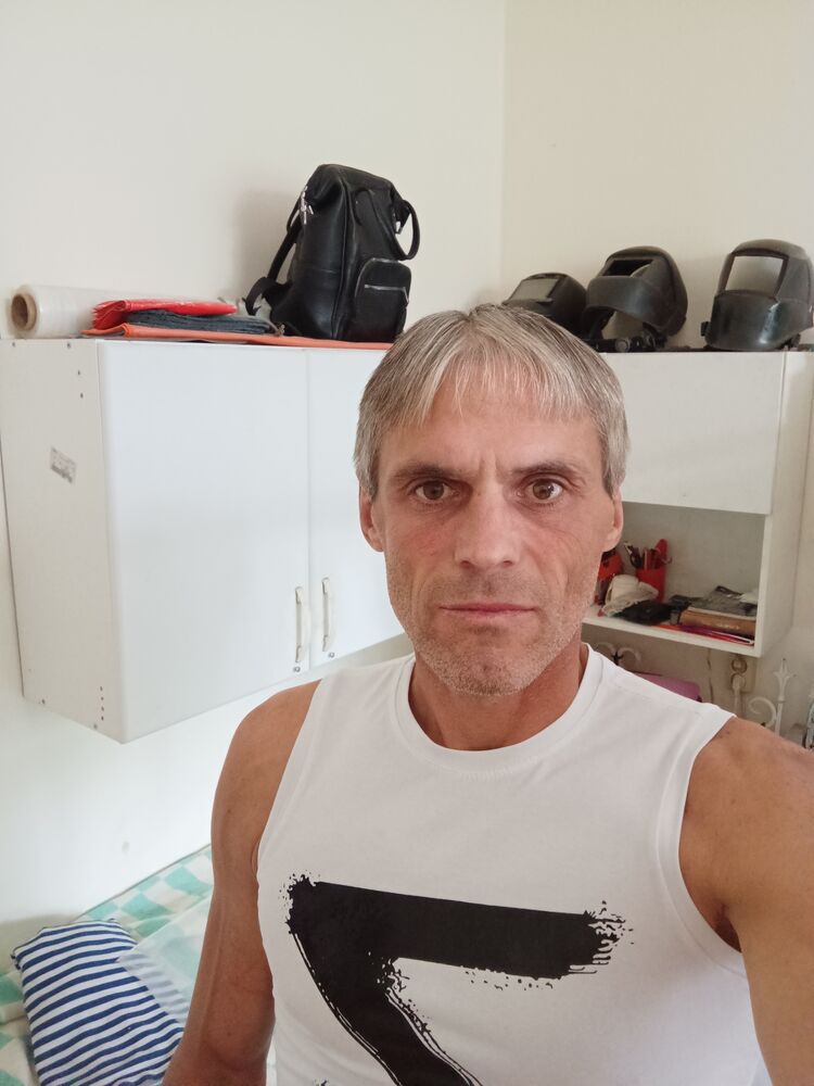  28251730  , 44 ,    