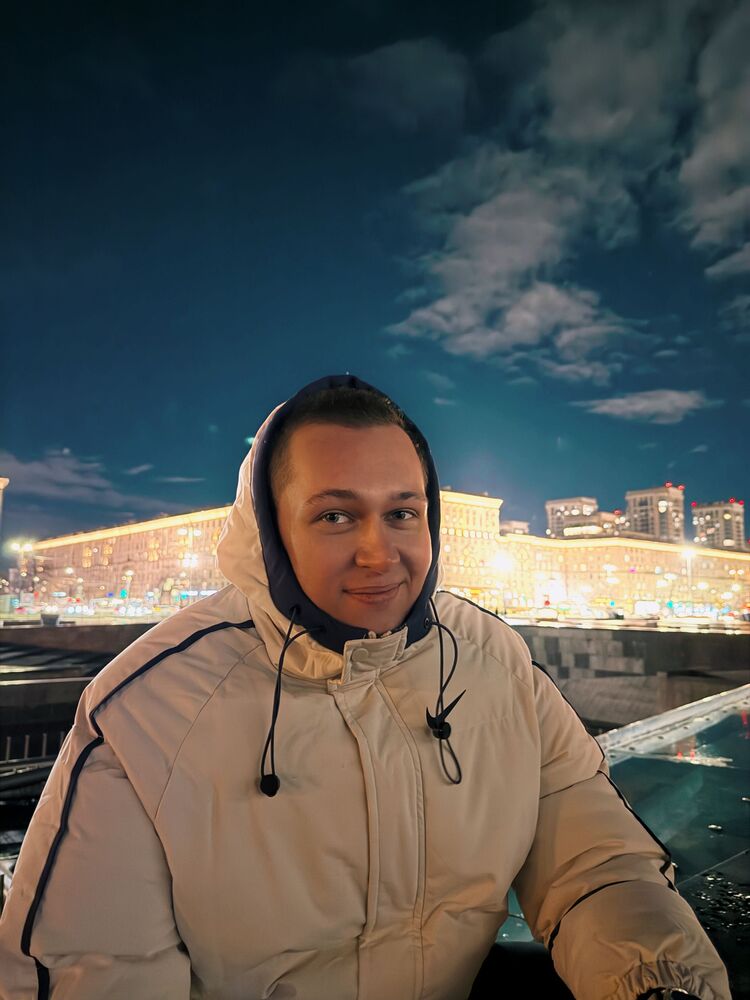  54405070  Ilya, 25 ,    -