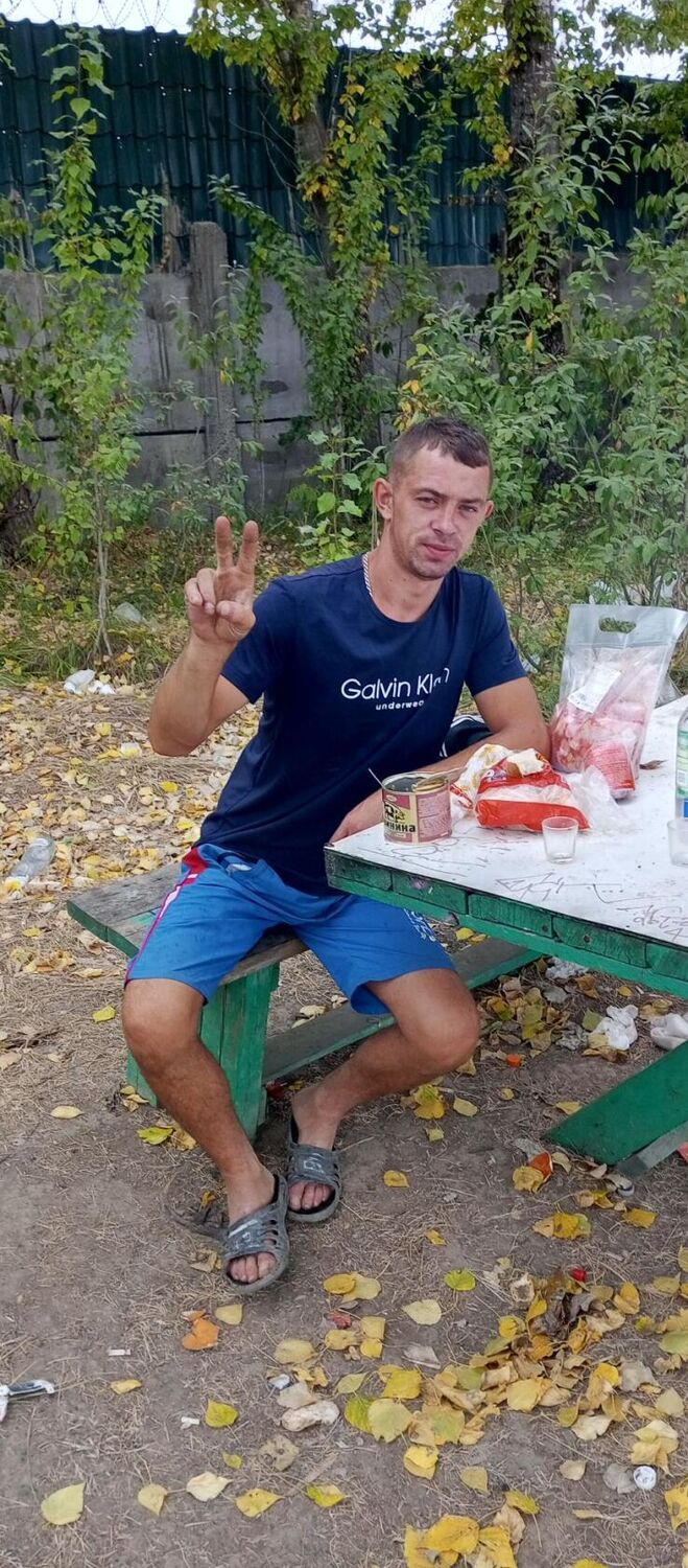  33364780  Maks, 32 ,    