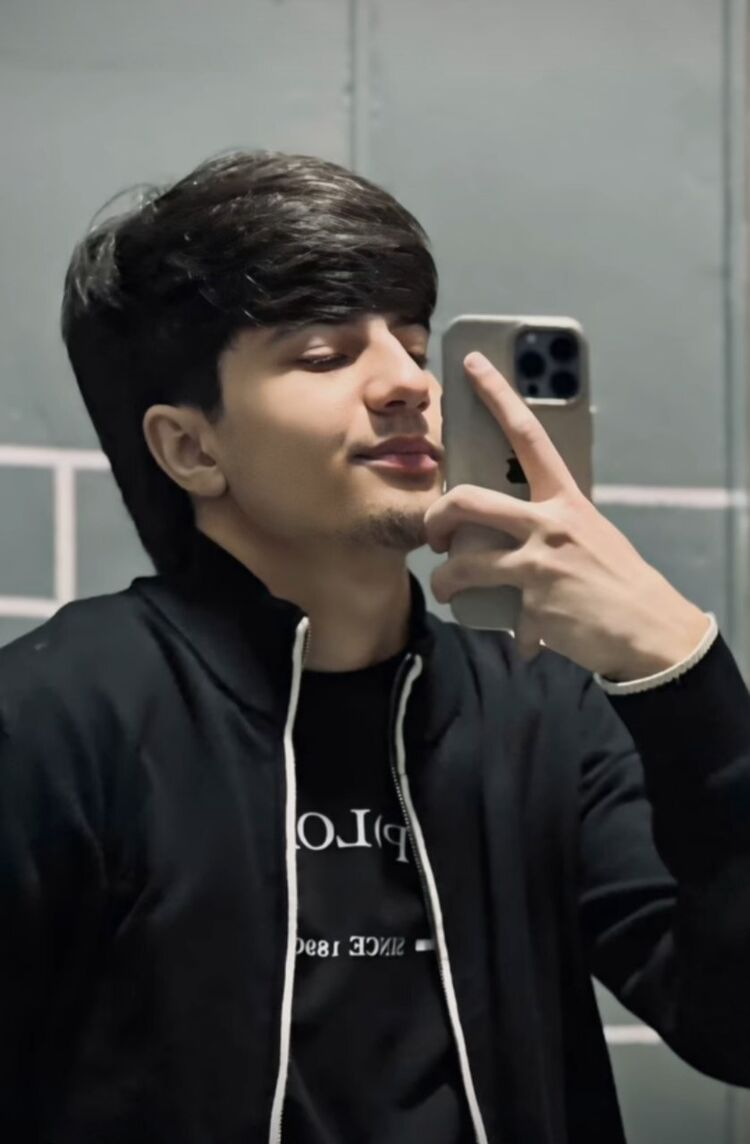  53286920  Maga, 19 ,    