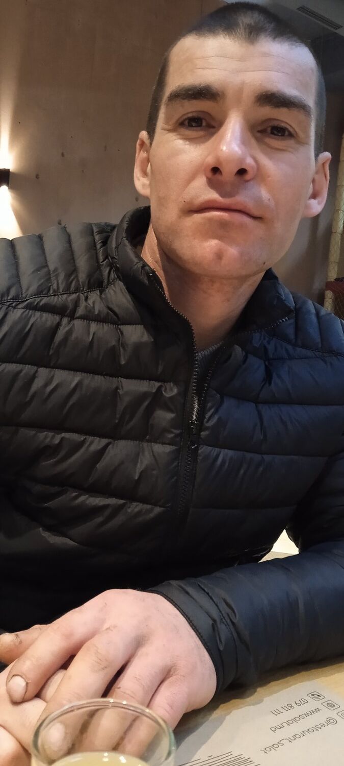  ,   Constantin, 40 ,     , c 