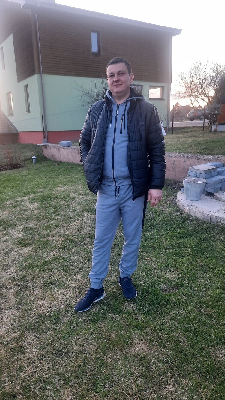  41625000  Vitaliy, 36 ,    