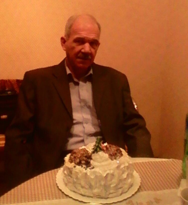  8837970  Sergey, 67 ,    