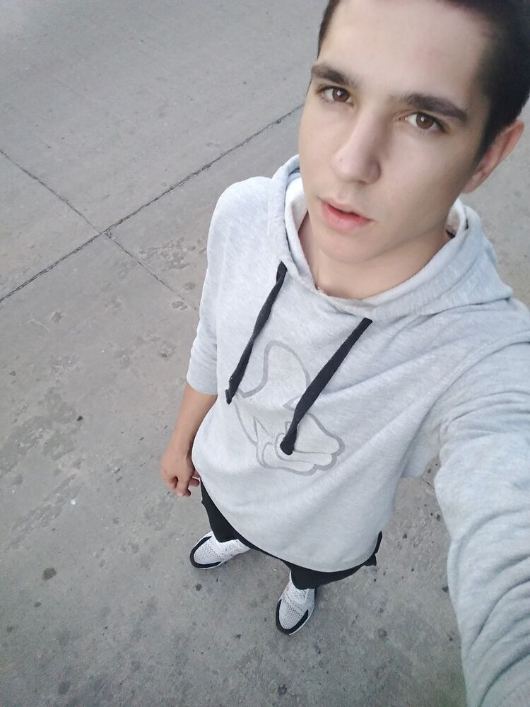  16639270  Artur, 25 ,    
