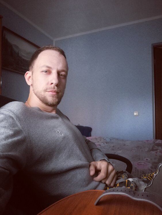  26830430  Denis, 35 ,    