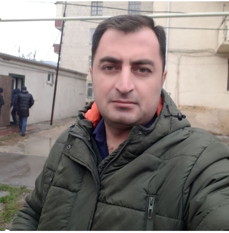  52755670  Ramin, 40 ,    