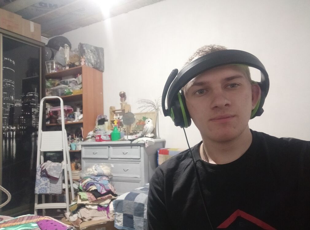  30861200  Hans, 22 ,    