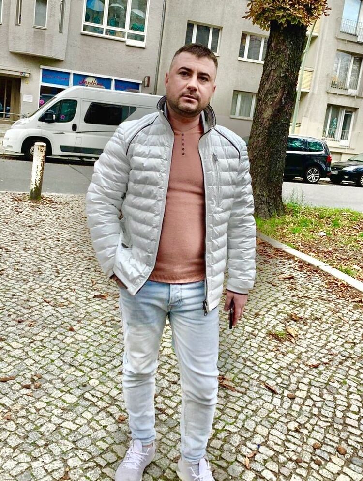  ,   Ghena, 34 ,   ,   
