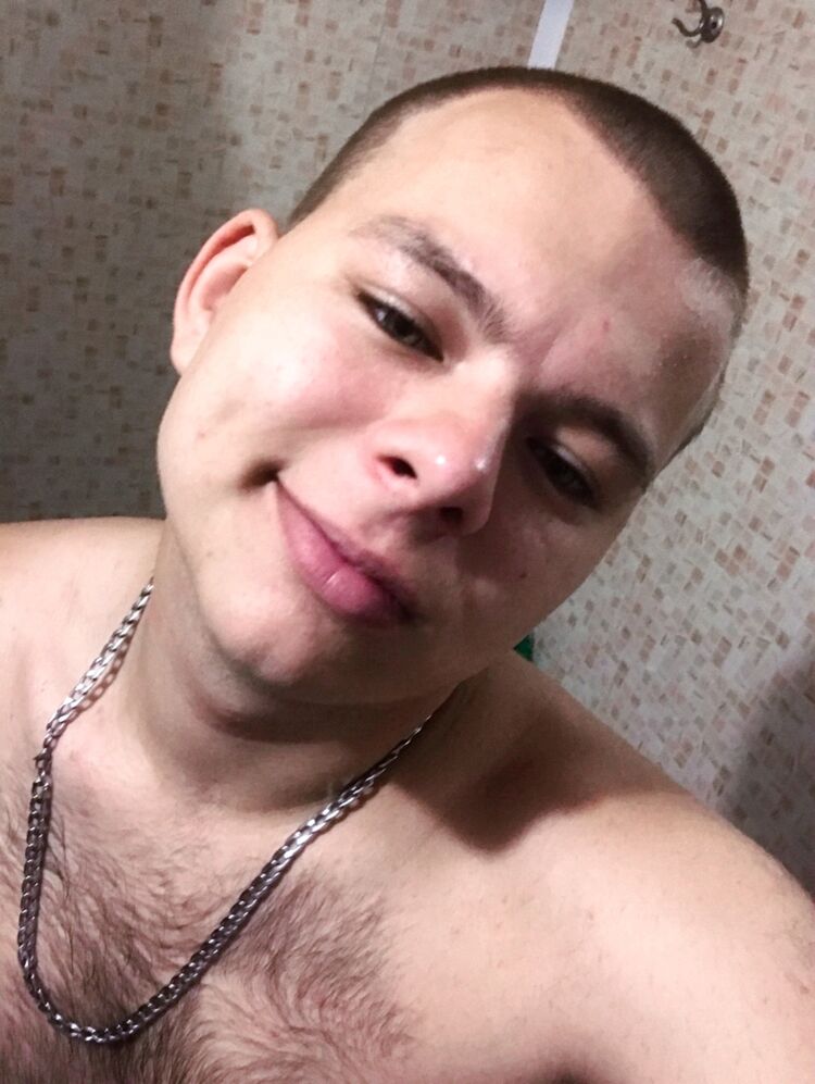 38962580  Igor, 22 ,    