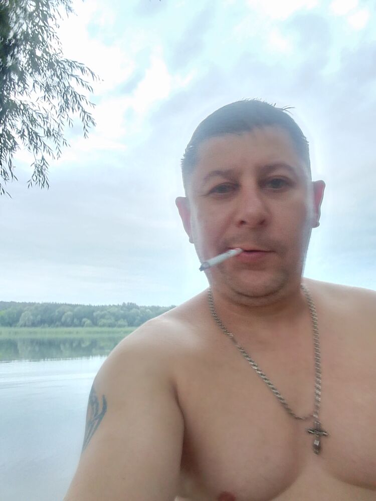  48256150  Sergei, 40 ,    