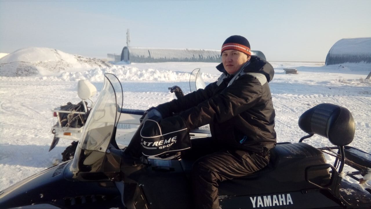  52727450  Daniyar, 39 ,    