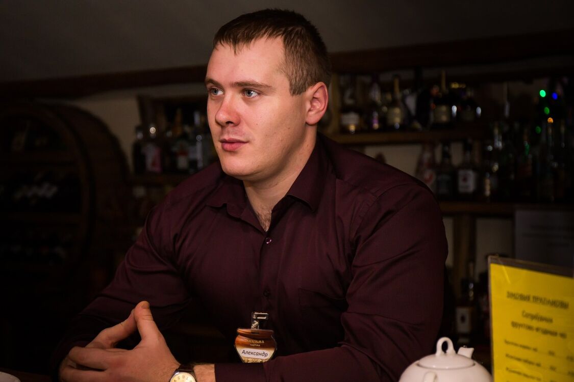  11840140  Saha, 34 ,    