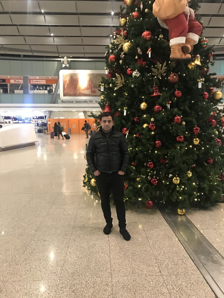  24150830  Alex, 35 ,    