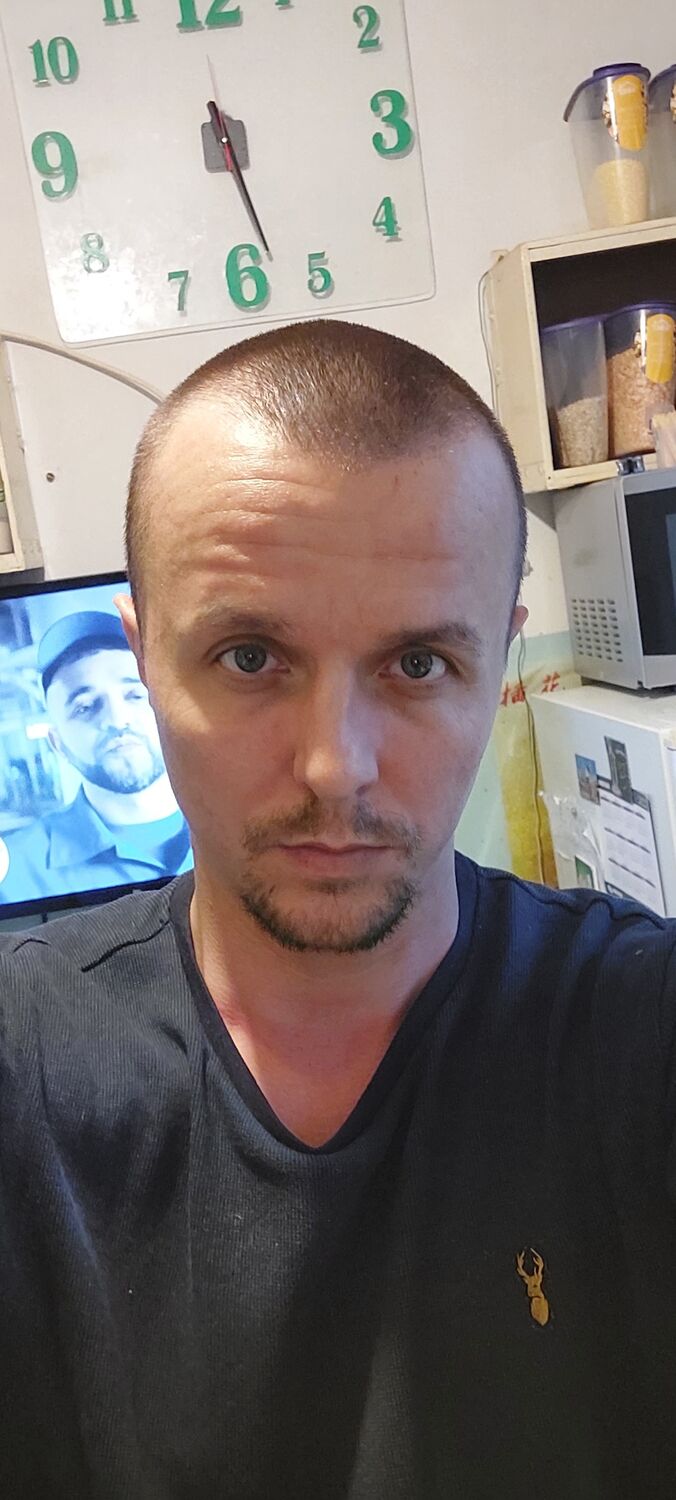  28285560  , 39 ,    