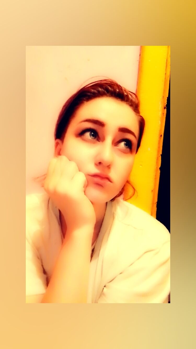  ,   Veronica, 23 ,   c 