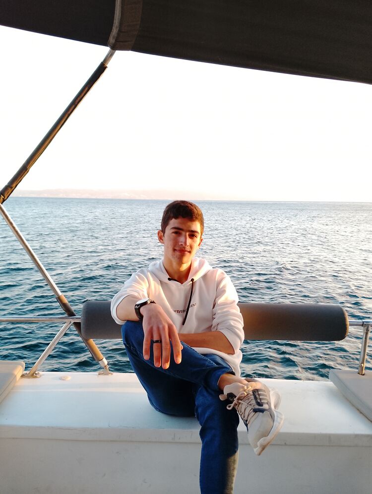  ,   Ravil, 19 ,   ,   