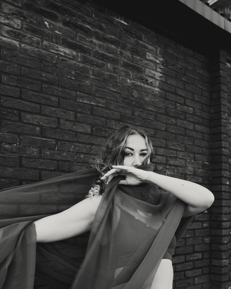  53898570  , 32 ,    --