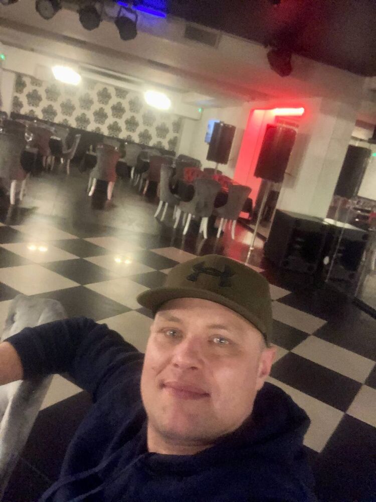  47932470  Stanislav, 36 ,    