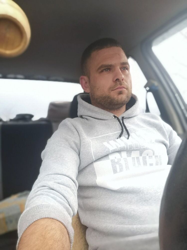  32922160  , 35 ,    