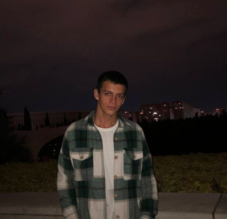  27913320  Gennady, 22 ,    