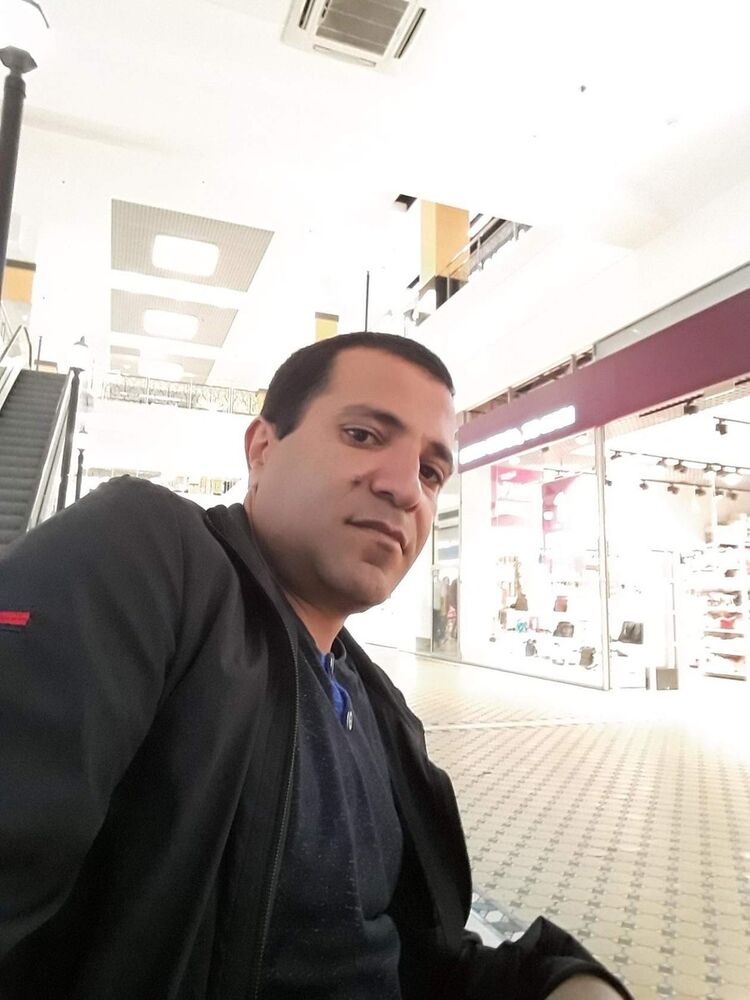  18607370  Hovik, 47 ,    -