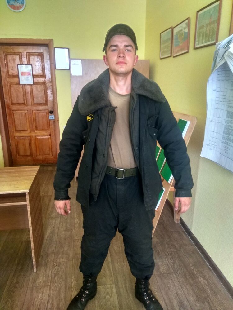  ,   Viktor, 21 ,   ,   , c , 