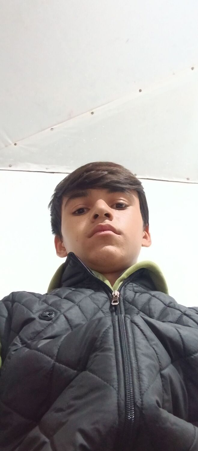  47601570  Iskandar, 19 ,    