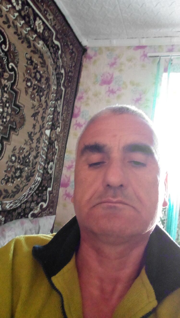  40389980  Fil, 57 ,    