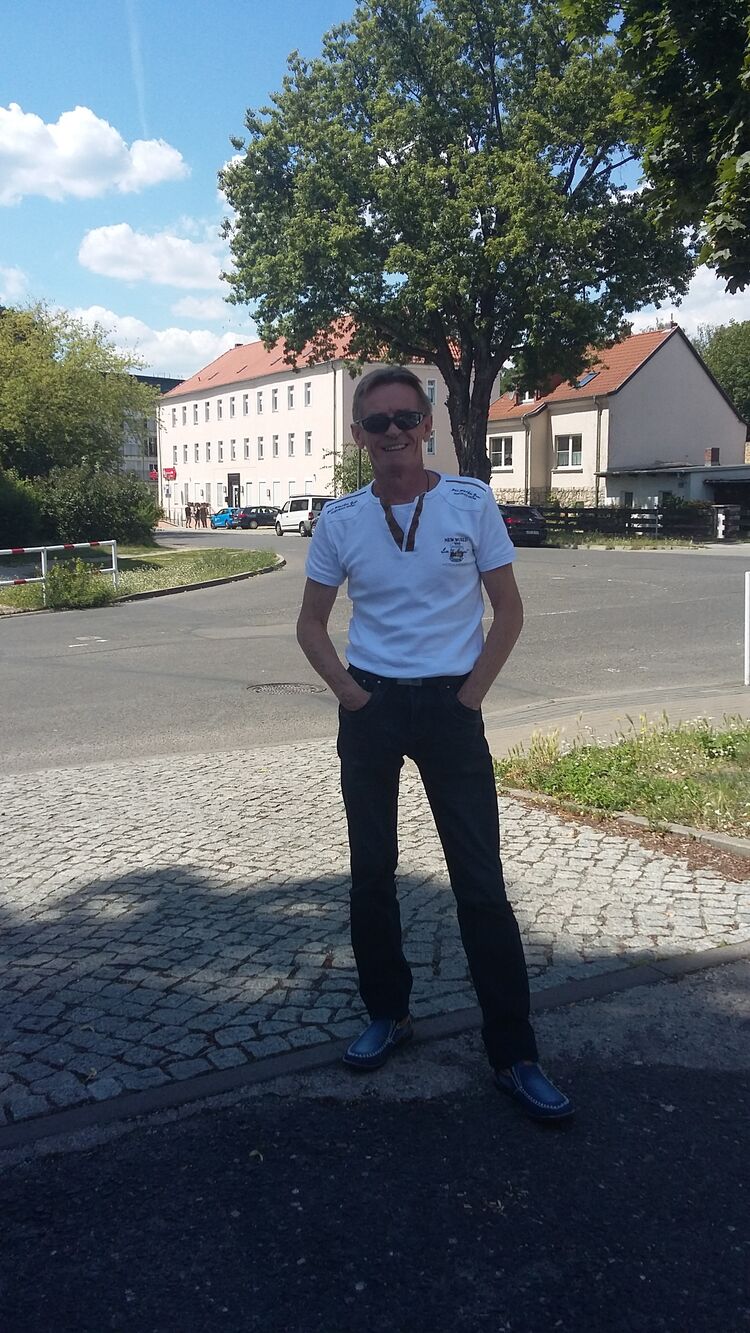  22628310  , 63 ,    