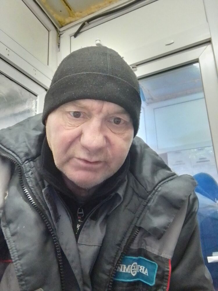  32531630  , 57 ,    