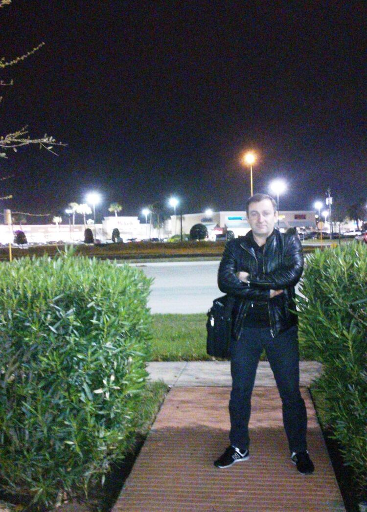  ,   Leon, 41 ,   