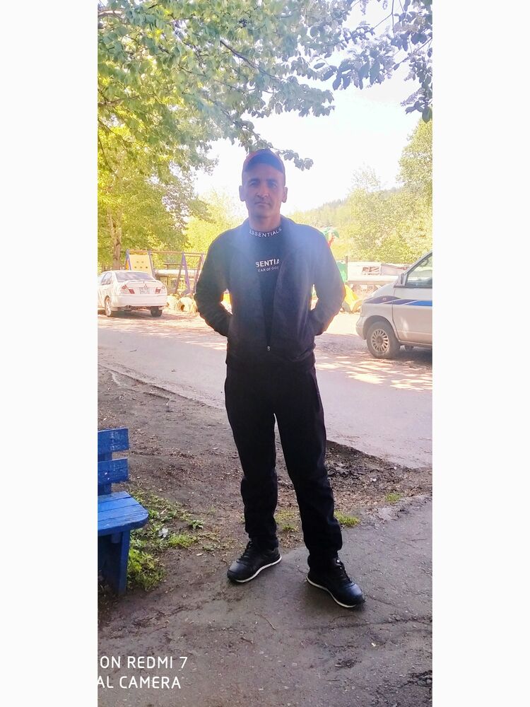  44534870  Bohodir, 41 ,    