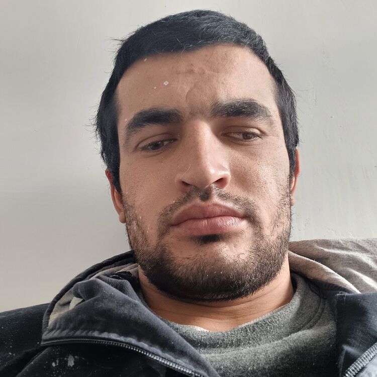  48711740  Qodir, 30 ,    