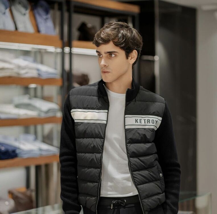  ,   M, 25 ,   ,   