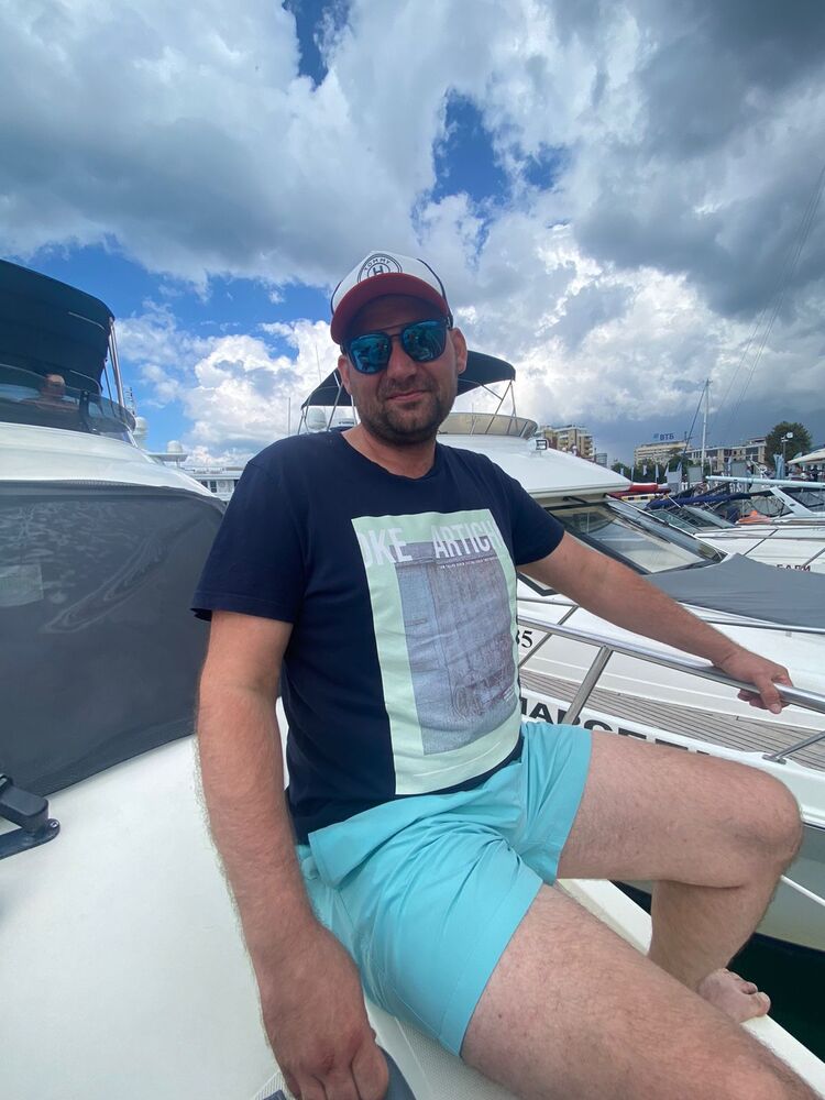 ,   Vitalas, 38 ,   ,   , c 