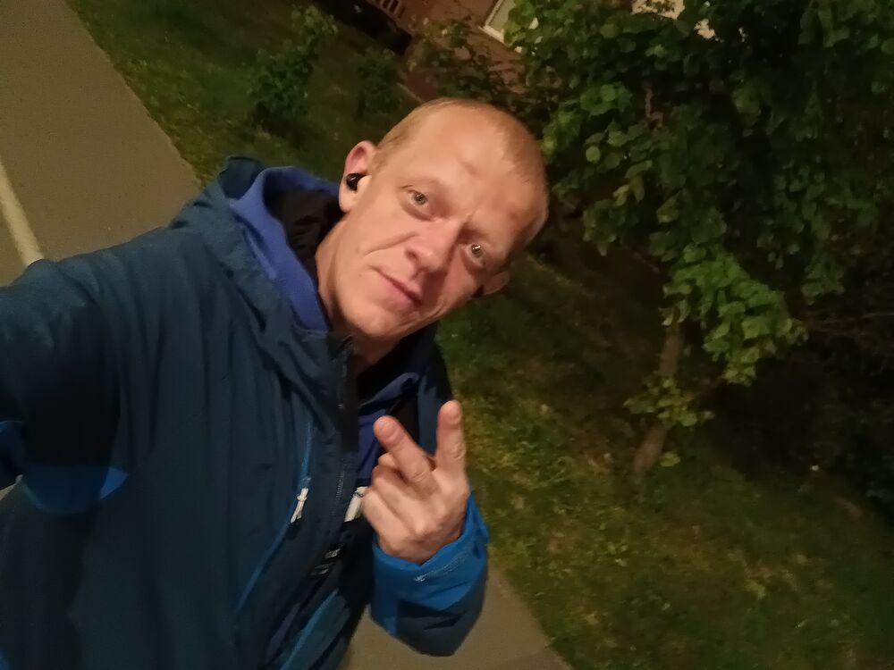  51709640  Nikolai, 35 ,    