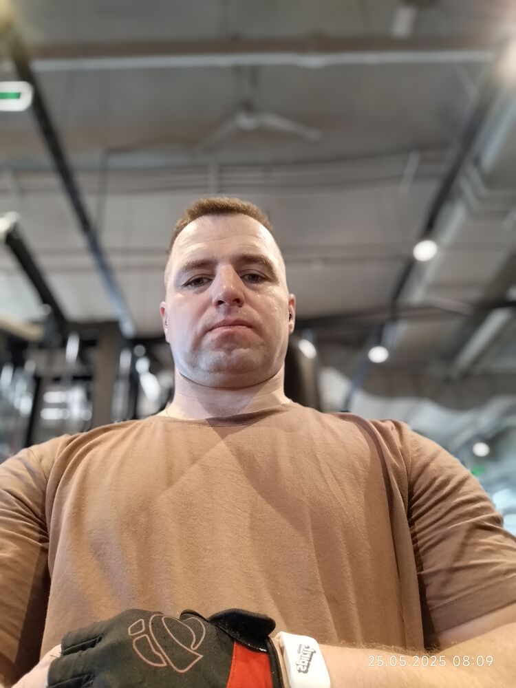  ,   Dima, 44 ,   ,   , c , 