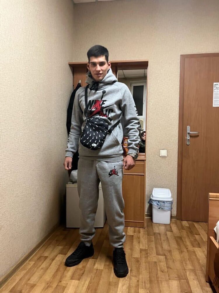  42014770  , 24 ,    -