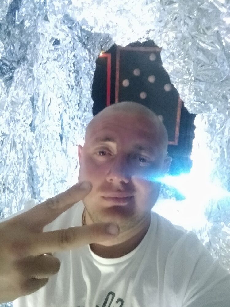  20201810  Vova, 43 ,    