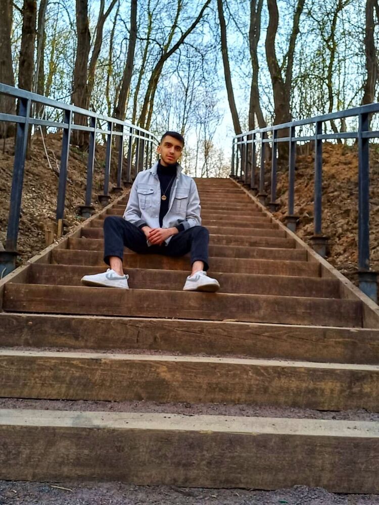 ,   Mehdi, 22 ,   ,   