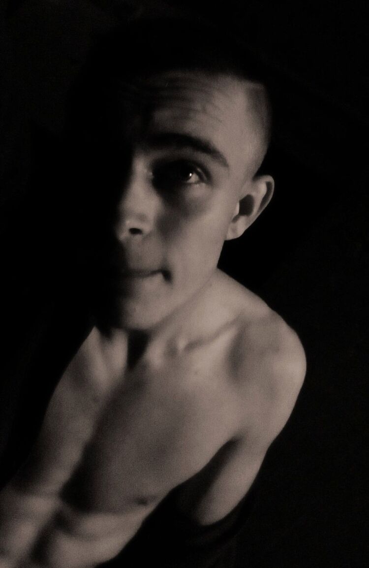  ,   Nik, 27 ,   