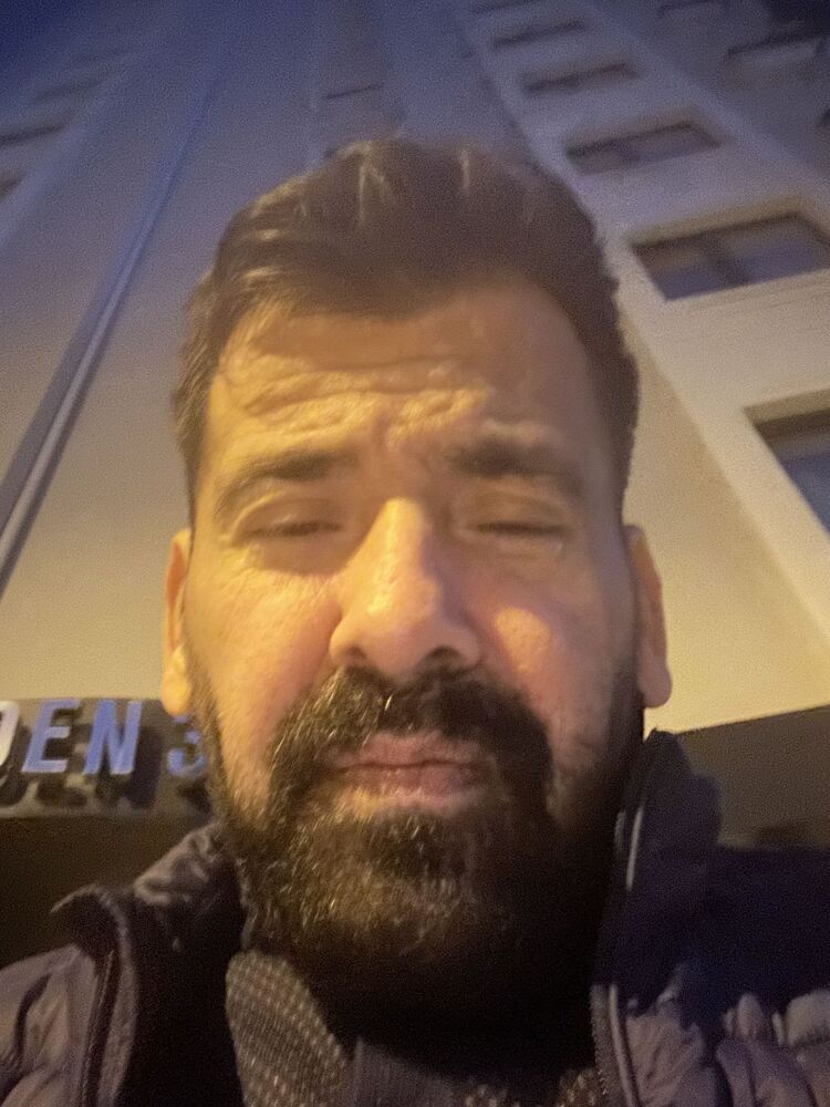  40730880  David, 30 ,    