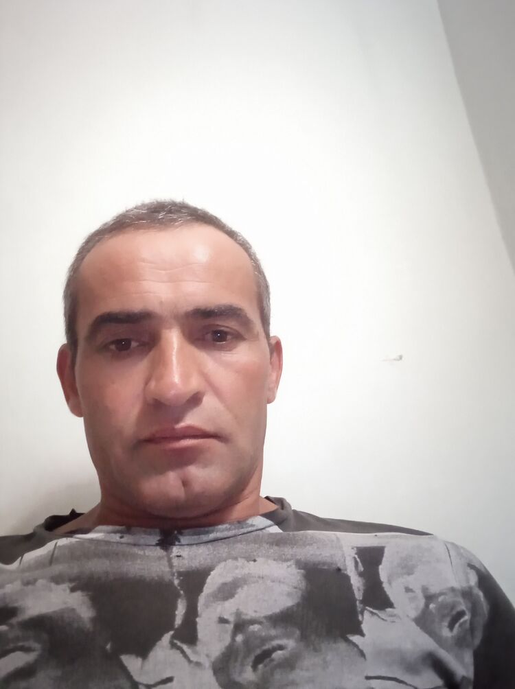  35332480  Rustam, 49 ,    
