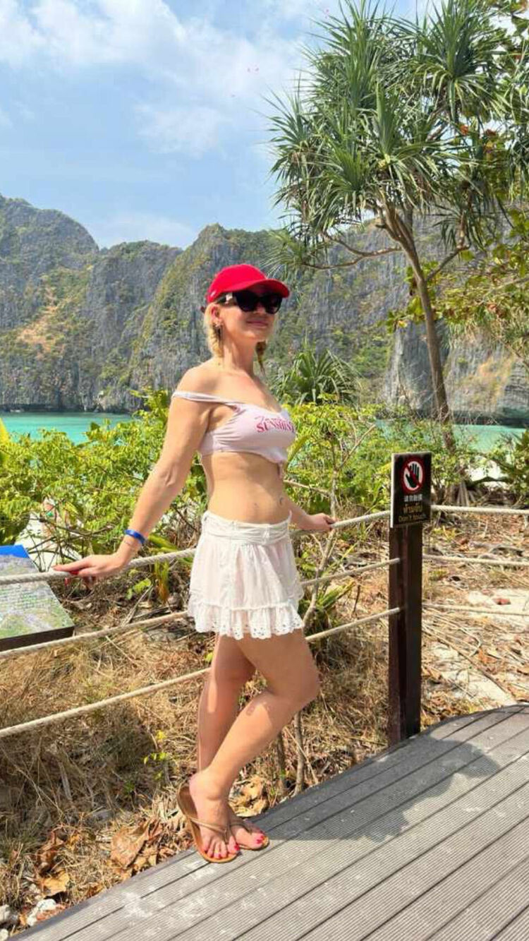  41888260  Julia, 36 ,    Phuket