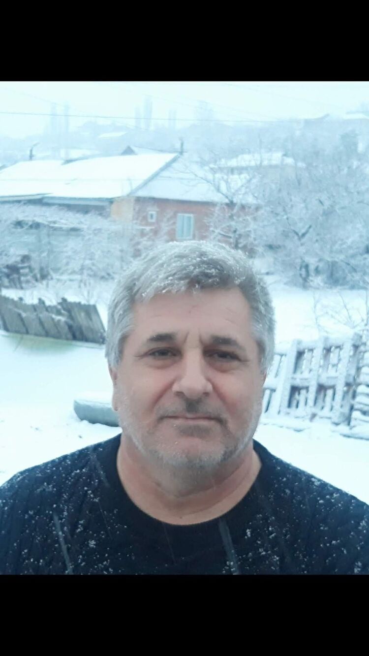  24691060  Shamil, 57 ,    