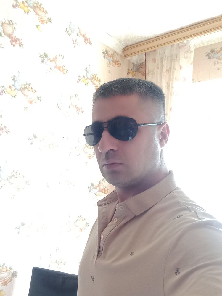  36106880  Ruslan, 40 ,    
