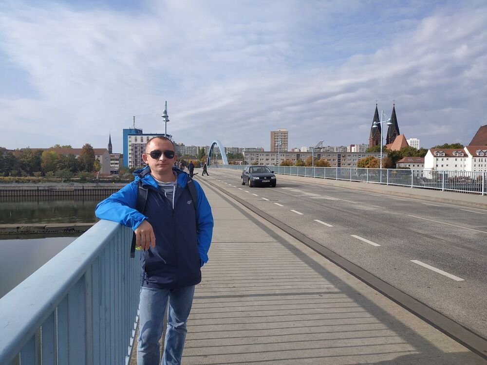  18133210  Oleksandr, 42 ,    -